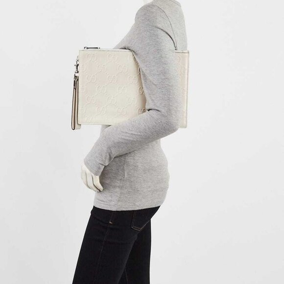 Gucci White Perforated Embossed GG Leather Wristlet Clutch Bag - Picture 3 of 12